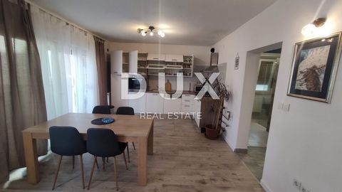 RIJEKA, DONJA DRENOVA - Tweekamerappartement op rustige locatie Een net en goed onderhouden appartement van 65 m² te koop, gelegen op de begane grond van een kleiner gebouw met in totaal 7 appartementen. Dit appartement is gelegen op een aantrekkelij...