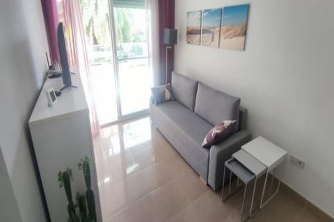 El residencial en el que se ubica este apartamento es una auténtica maravilla. Un paraíso que combina la alegría, comodidad y tranquilidad que te mereces. Las instalaciones compartidas incluyen una impresionante piscina de cloro rodeada de césped, pe...