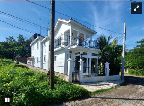 Looking for a great investment property? Then look no further! This is a beautiful property that will certainly make your investment worthwhile! House is uniquely constructed to accommodate guest. There are two self contained apartments modernly desi...