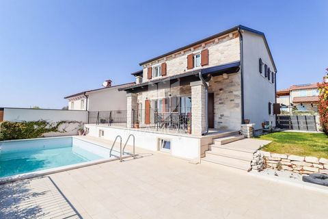 Location: Istarska županija, Poreč, Poreč. Poreč, surroundings, luxury designer villa This luxury villa, built in the Istrian style, is located in a beautiful Istrian town not far from the ancient city of Porec. The villa is only 12 km away from the ...