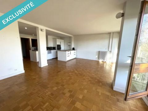 EXCLUSIVITE : BOURG LA REINE - Petit Chambord - au calme, à 12 min du RER B de BLR, dans résidence recherchée, au 2 ème étage, appartement en bon état comprenant entrée, séjour de 30 m2 donnant sur balcon exposition OUEST, cuisine indépendante aménag...