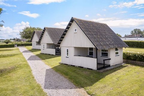 Im First Camp Bøjden Strand haben Sie das Meer als Nachbarn. Der Campingplatz grenzt auf drei Seiten an einen fantastischen und kinderfreundlichen Strand. Hier haben Sie nicht nur die Möglichkeit, in die blauen Wellen zu springen, sondern auch in uns...