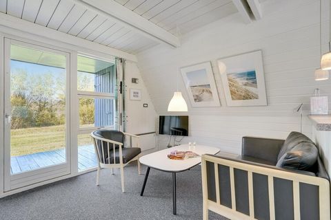 Verblijf in dit fantastische vakantiehuis in Lalandia in Rødby direct aan de Oostzee! Na een heerlijke dag spetteren in het Lalandia Aquadome en alle avonturen in de arcades, is het heerlijk om terug te keren naar je eigen vakantiehuis en wat tijd me...