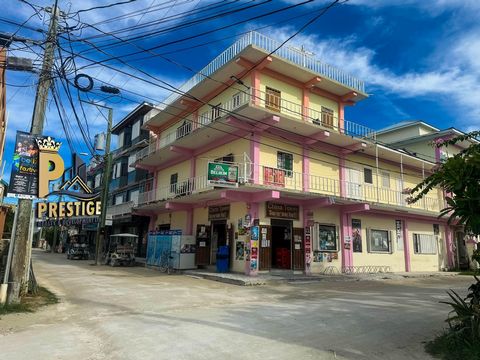 Bienvenido a China Town Hotel, Game Shop, Restaurant & Supermarket, un negocio icónico y versátil ubicado en la pintoresca isla de Caye Caulker en Belice, América Central. Situada en el corazón de la isla, esta propiedad multifacética se extiende por...