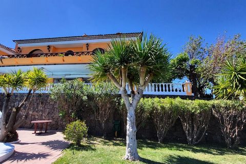 Welcome to your quiet holiday home near Tejeda Discover your perfect escape in our spacious 200m² holiday home, nestled in the serene beauty near Tejeda. With 4 elegantly furnished bedrooms and 3 modern bathrooms, this retreat is ideal for families o...