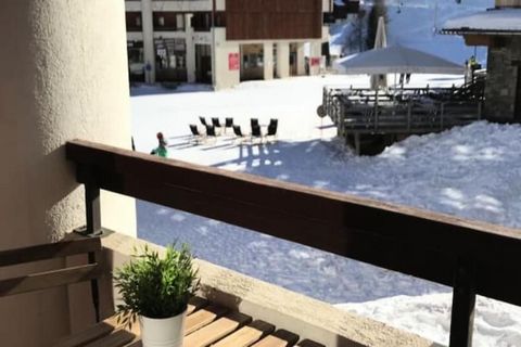 Ce charmant studio de 23 mÂ², situÃ© Ã  Plagne Soleil, offre un espace cosy et pratique pouvant accueillir jusqu'Ã  4 personnes. SituÃ© au 1er Ã©tage avec ascenseur, il dispose d'un lit superposÃ© dans le coin nuit, d'un canapÃ© convertible dans le c...