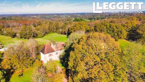 A33511BLO24 - Prachtige middeleeuwse residentie met architectonische kenmerken die er nog steeds zijn. De huidige eigenaar heeft comfortvoorzieningen toegevoegd zoals meerdere badkamers en vloerverwarming. De beboste parken voor het landhuis zijn oms...