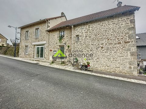 Votre Petite agence GUERET vous propose à la vente cette charmante maison en pierre! IDEAL pour une famille ou projets de Gites grande capacité/chambres d'hôtes. Secteur très touristique, dans un cadre idéal en pleine nature. Belle maison de caractèr...