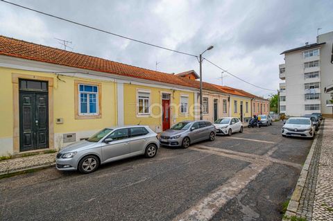 ID de l’établissement : ZMPT571261 Vieille maison au cœur de la ville Découvrez le charme et l’histoire de cette charmante maison ancienne de ville, située au centre de la ville. Avec une architecture qui fait référence au passé, cette propriété comb...