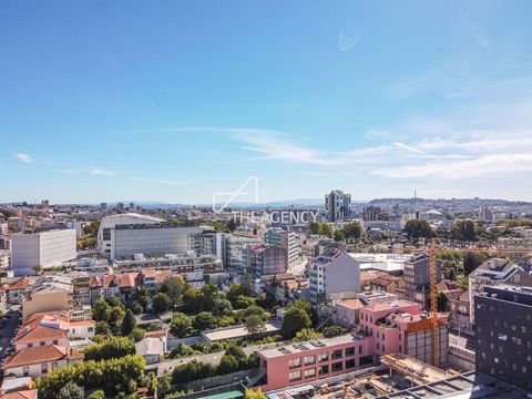 Located in Porto. Magnificent 1 bedroom apartment in the heart of Boavista, on Rua João de Deus, across Avenida da Boavista, next to Casa da Música, Metro and Rotunda da Boavista. T1 apartment fully equipped and furnished with a small balcony in the ...