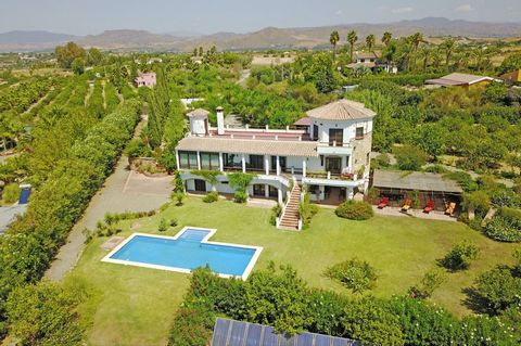 Klimaanlage, Heizung, Kamin, Parkplatz, Privater Pool, Ländliche Gegend, Blick über Garten & Schwimmbad, Bergblick, Abstellraum, Landschaftsblick