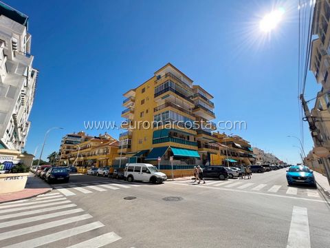 Presentamos este encantador apartamento de 1 dormitorio, amplio y luminoso y ubicado en el prestigioso Residencial Viñamar . Este hogar combina funcionalidad y una ubicación privilegiada en La Mata, Torrevieja, a pocos pasos del mar. Características ...