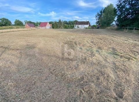 Dit perceel grond in Neu Wulmstorf-Mienenbüttel biedt u de perfecte gelegenheid om uw droom van het bezitten van een eigen huis te realiseren. Met een perceeloppervlakte van 2468 m² en een rustige ligging biedt het voldoende ruimte voor uw individuel...