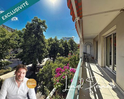 République, T4 de réception de 88m² avec balcon