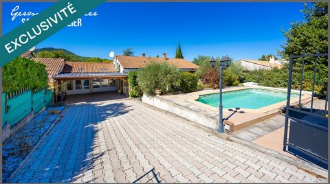 De plain-pied - maison principale 85 m2 + double garage aménagé en un deux pièces de 25 m2 - piscine - terrain de 740 m2 - tout à l'égout - quartier calme et recherché