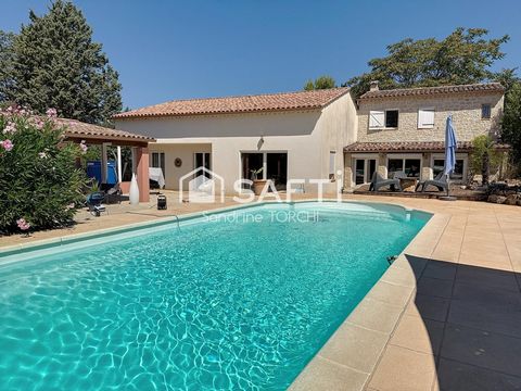 Villa 175 m² avec piscine et garage à Trans en Provence.