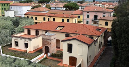 New renovated apartments with high quality finishing situated in the sea resort of Vada Price: From €220,000 Borgo Vaticano is a restoration project of an existing complex of 4 buildings situated in the sea resort of Vada, well known seaside village ...