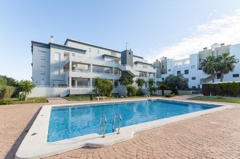 Welcome to this fabulous apartment in Oliva Nova, near the beach and with a shared pool. It can host up to 4 guests. This beautiful apartment is located in a cozy urbanization that offers a shared chlorine 12 x 6 meter pool with a depth ranging from ...