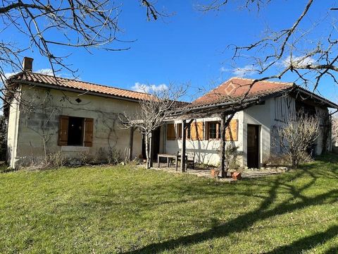 Summary Detached character house with swimming pool, situated in a rural location not far from La Roche Chalais. This property is beautiful and untouched, oozing with charm and everything you can expect from an old French property dating back to the ...