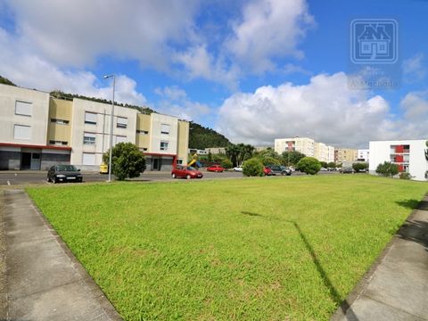 LOT OF URBAN LAND (lot 3) with 222.60 m2 of total land area, located in the area of Pico do Fogo de Cima, in the parish of Livramento (Rosto do Cão), inserted in a housing development composed of several buildings for housing (apartments) and some co...