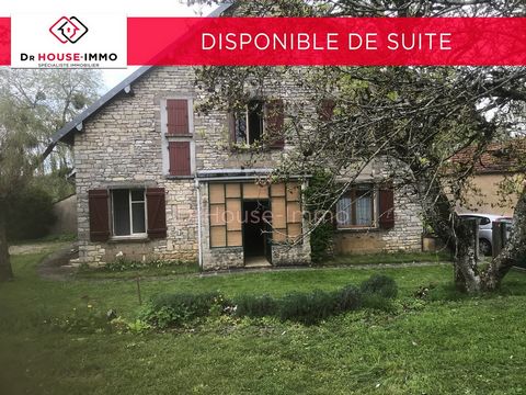 Come and discover!! This large house of 188 m2 habitable and 80m2 of outbuildings. It is located at the edge of the water in a very quiet village 3 kms from schools, post office point... and 10 kms from Dampierre sur Salon. This house consists of: - ...