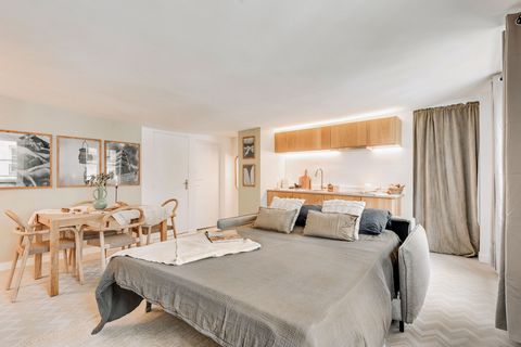 Welcome to Salina, a delightful 56-square-meter studio apartment located in the heart of the vibrant Saint-Germain-des-Prés neighborhood in Paris. Salina offers the perfect blend of comfort, style, and convenience, all wrapped in a captivating beach-...