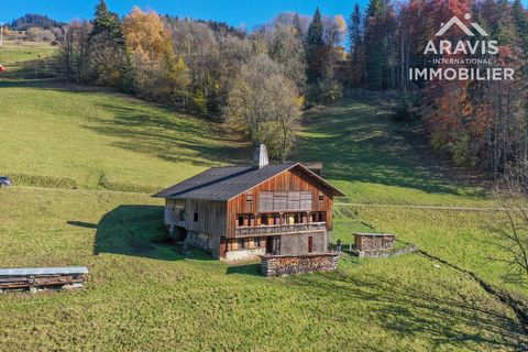 The Aravis International agency welcomes you to the very essence of mountain charm with this authentic Bornandine farmhouse. Key features: Idyllic location: This farmhouse enjoys a privileged location directly on the ski slopes, allowing enthusiasts ...