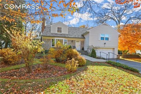 A fabulous location, flexible floor plan and easy indoor/outdoor living all define this appealing new listing. Beautifully nestled in a quiet Bronxville neighborhood, it offers a delightful short stroll to the village center, shops, restaurants and t...
