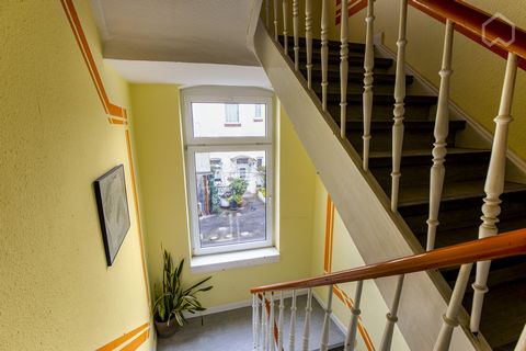*deutsche Version steht unten* THE APARTMENT Pretty, stylish and bright apartment on the 2nd floor of a small 3 family house with great courtyard and very centrally located. This studio apartment is ideal for business people visiting the city for sev...