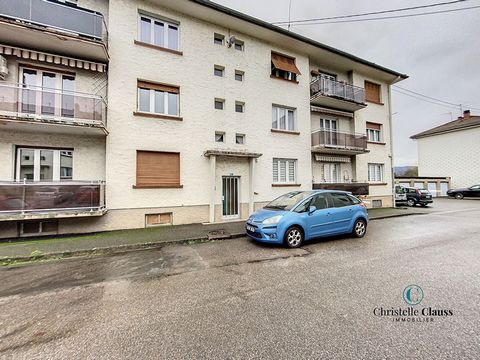- IDEAL 1ST PURCHASE OR INVESTOR - IN ROTHAU - Quiet, while being close to the train station and amenities, 5-room apartment with a surface area of 82.31 m2 located on the raised ground floor of a building of 6 apartments built in the 70s. It compris...