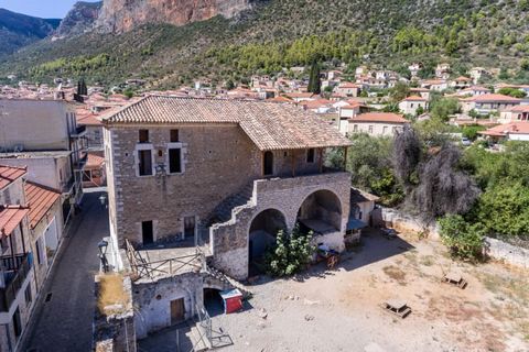 For sale is an exceptional pre-revolutionary monument in the heart of Leonidio , which serves as a vivid link to the history of the 1821 Greek revolution. This listed building, constructed in 1816, represents the naval architecture of the era and is ...