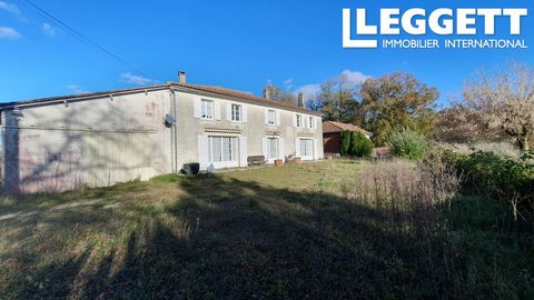 A25502ELM16 - Très belle opportunité d'acquérir cette maison familiale sans vis-à-vis ou mitoyenneté dans un cadre paisible à 5 min de Baignes dans le sud de la Charente. Ceci est un projet de rénovation. Composé de 2 maisons : une maison principale ...