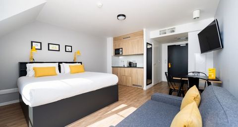 Located just a 5-minute drive away from Disneyland® Paris, the RER train station, and the high-speed international Chessy railway station, as well as a 10-minute drive from the Val d'Europe shopping center. The studios feature air conditioning, free ...