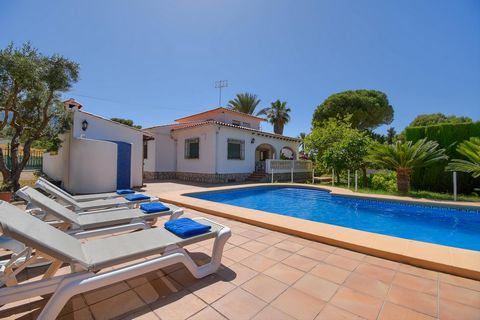 Beautiful and classic villa with private pool in Denia, Costa Blanca, Spain for 8 persons. The house is situated in a wooded and residential beach area, at 1 km from Playa Punta Negra beach and at 1 km from Mediterraneo. The villa has 4 bedrooms and ...