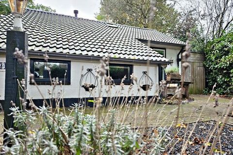 This beautiful holiday home is located on a recreational estate in the middle of the Veluwe. It is suitable for 4 persons and is situated on a generous plot of 450 m². During your stay, enjoy your own bakhuis and all the facilities offered by the par...