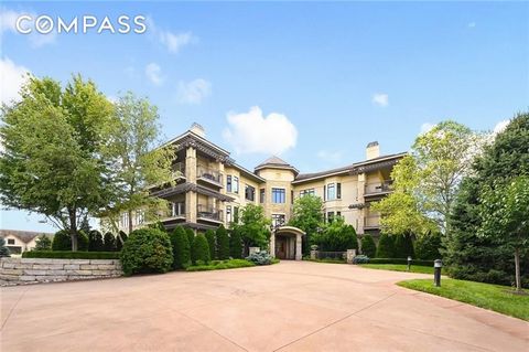 The ultimate in lock and leave living! Leawood's finest PENTHOUSE in beautiful Parkway 133 - Johnson County's premier luxury condo development. This is a spacious 2 bedroom, 2.5 bath home with approximately 2777 sq. ft. of gorgeous living area. Secur...
