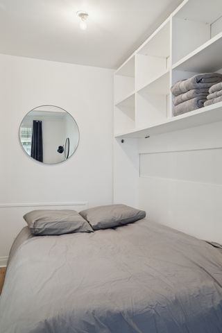 Freshly renovated and fully refurbished, our charming studio on rue Troyon, just a short stroll from the Arc de Triomphe, provides a warm ambiance and essential amenities for a delightful stay. Guests will enjoy the convenience of two sleeping option...