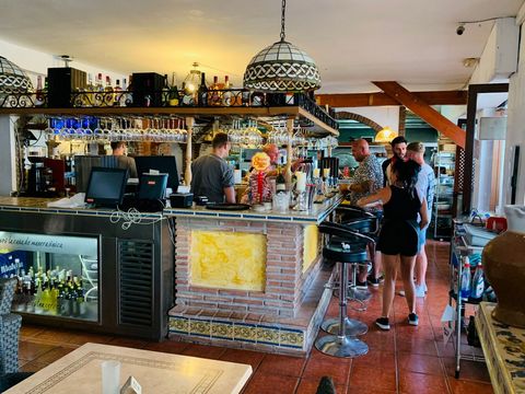 Freehold for sale. Long established, successful bar & restaurant on San Juan de Capistrano. Well-known local business with regular clientele, busy in both summer & winter. Sold fully equipped with industrial catering equipment. Rent to buy also avail...