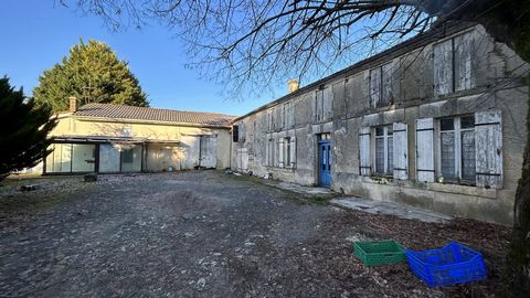 This L-shaped farmhouse is ideally situated just a stone's throw from the town of Barbezieux. At the right-hand end is a Charentaise house in need of renovation with a floor surface area of 90 m² and a convertible attic (subject to necessary permissi...
