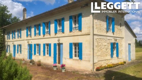 A22428BBE17 - Imposing Charentaise stone house which dominates the park of approximately fifteen acres, planted with a huge variety of trees and shrubs and where nestles a lake of nearly five acres. Information about risks to which this property is e...