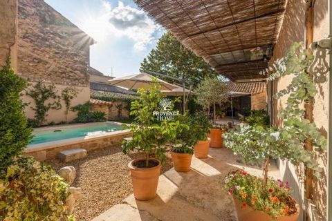 Provence Home, the Luberon real estate agency, is offering for sale in the heart of the village of Oppede, an 18th-century property, fully restored, offering 325 sqm of living space with outbuildings on a plot of 705 sqm. The renovation of this old b...