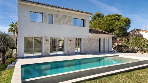 Newly completed luxury villa with large pool and beautifully landscaped garden in a quiet residential area in the south-west of Mallorca. This fantastic luxury villa was recently completed and impresses with its modern style. The first-class Mallorca...