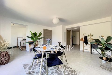 Golfe Juan, close to the beaches, in a new residence, 2/3 room apartment on the top floor. it consists of a living room with kitchenette and a bedroom opening onto a deep sunny 16m2 terrace, a shower room with toilet, a room that can serve as a small...