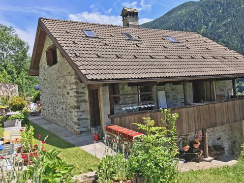 ... offers an old rustico completely renovated and furnished. Dry stone walls. View of Monte Rosa. Village located 30 km from Domodossola. Bus at 100 m. Shops and schools at 3 km. Selling price. 650'000 euros. Visits and information: Phone ... ...