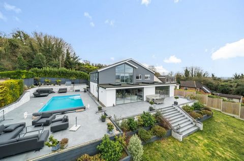 £1,150,000 - £1,250,000 Guide Price. Elegant contemporary residence in-excess of 3,000 SQ/FT. State-of-the-art kitchen/ family Room. Four reception rooms / four/five bedrooms / four luxurious Bathrooms. Cinema room / separate utility / office. Heated...