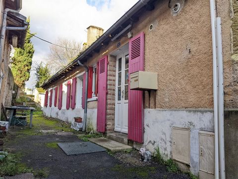 EXCLUSIVE TO BEAUX VILLAGES! This charming cottage is situated in the heart of old town in Montmorillon. With a good size kitchen/ dining room, lounge, bedroom and bathroom all on the ground floor and several outbuildings and a sunny garden just a fe...