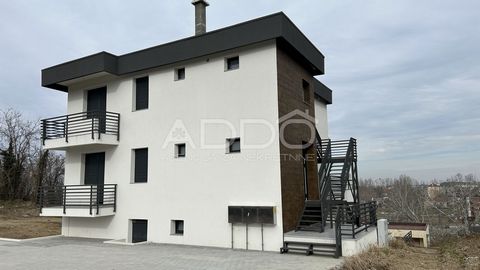 Location: Vukovarsko-srijemska županija, Vukovar, Adica. NEW!! NEW!! NEW!! Four-room apartments for sale in Vukovar, in a modern detached urban villa of 164m2 with a panoramic view on a plot of 473m2, with three apartment units. Each unit has its own...