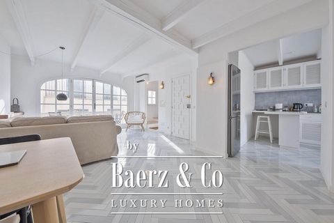 This home offers a unique living experience in the heart of Port d'Andratx. Of charming simplicity, it lights up naturally, creating a cosy and relaxing atmosphere. Recent renovation work includes a completely renovated modern bathroom and kitchen, a...