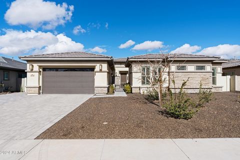 Welcome to Copper Bend's exclusive gated community! This home sits on the Gilbert border & even uses Gilbert services! This stunning mini-estate boasts one of the largest homes in the subdivision. A single-story retreat w/ 3,513 sq ft of luxury livin...