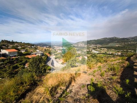 Grundstück in Nogueira, Ponte da Barca, in einem Baugebiet. Das Grundstück bietet einen einfachen und direkten Zugang. Darüber hinaus bietet es einen herrlichen Blick auf die umliegende Landschaft, was es zu einer hervorragenden Gelegenheit für dieje...